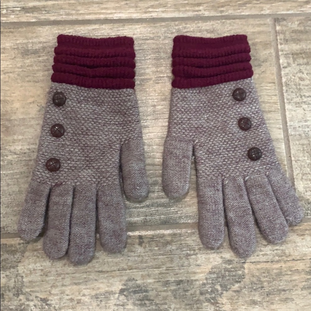 Wool gloves